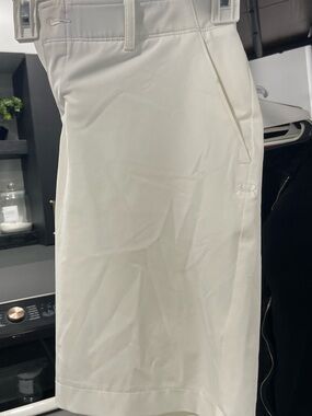 Under Armour Women's White Performance shorts